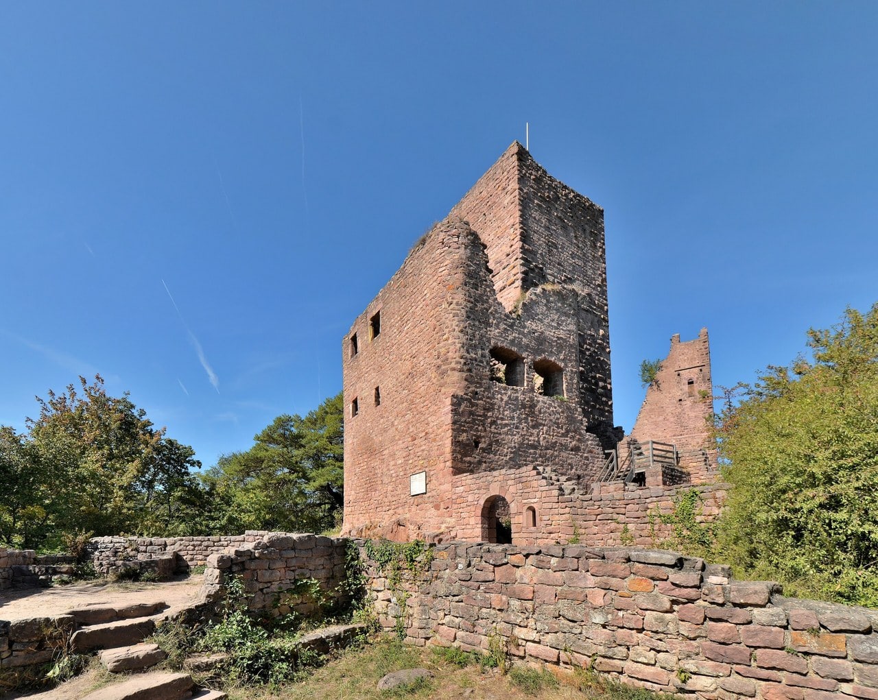 The Wahlenbourg keep and courtyard, Three Castles of Eguisheim The Wahlenbourg keep and courtyard, Three Castles of Eguisheim