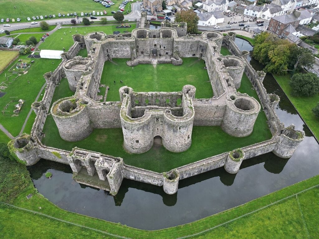 History & Architecture 5 History of Castles
