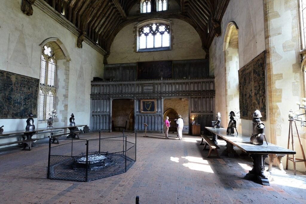 History & Architecture 4 Great Halls and Medieval Castle Life