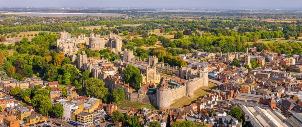 History & Architecture 7 Oldest Castle in the World